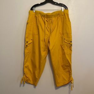 Est. 1946 yellow (mustard) cargo capris.